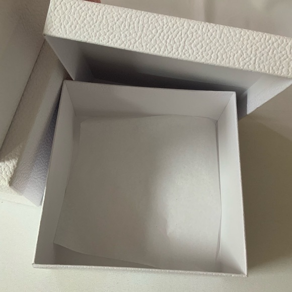 DIOR Nest of 3 Empty Boxes with a Pink Ribbon - Picture 10 of 14